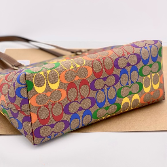 Coach Gallery Tote In Rainbow Signature Canvas - Picture 12 of 12